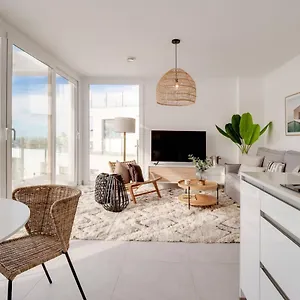 Bayview Hills, Luxury 2 Bedroom Apartment